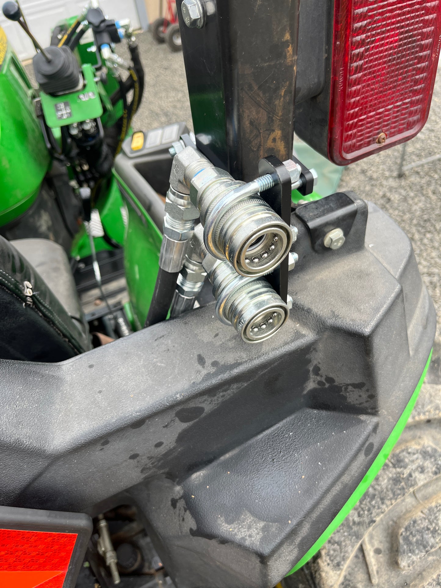 Remote Hydraulics Kit - Diverter Valve for John Deere tractors with threaded fittings